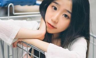 当你看到穆零Mu0的美足原图，真的要问：壁纸能不能发光？