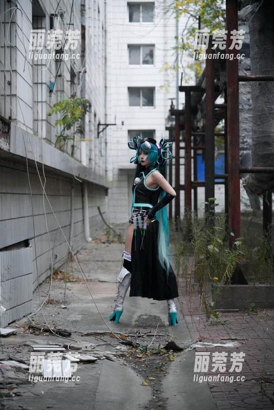 当绞肉姬遇上芽亚里兔女郎：定制图集里兔子的铅笔画和娇羞侧脸，天呐，能再温柔一点吗？