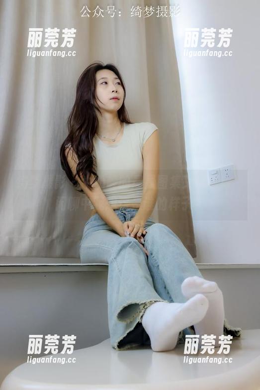 绮梦摄影 - 牛奶般的晨晨图集又来更新，闲聊中我想这是谁的样子？