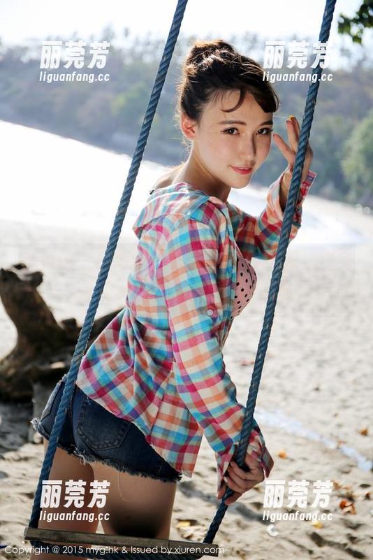 美媛馆 - 日本的人气博主MARA酱，这身私房礼服有点意思，小骄傲