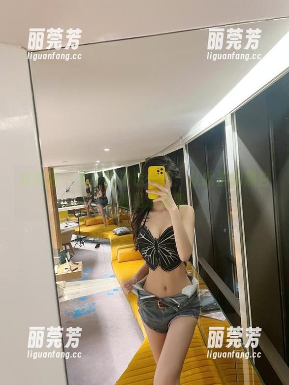 葛征 微密圈 - 葛征的粉色长裙:从此告别黑白,遇见道道粉