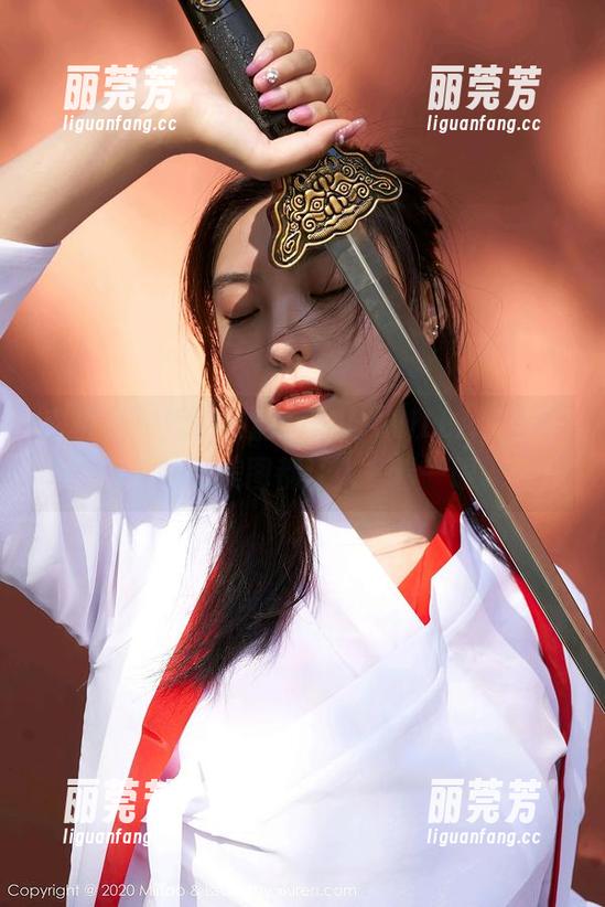 蜜桃社 - 短裤与韵莉娜VANILLA，合集里的每张美图都让人多看一眼。