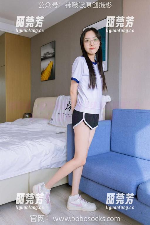 袜啵啵 - 甜甜圈的“裸足印泥踩脚印”合集：让人忍不住猜想的花絮！