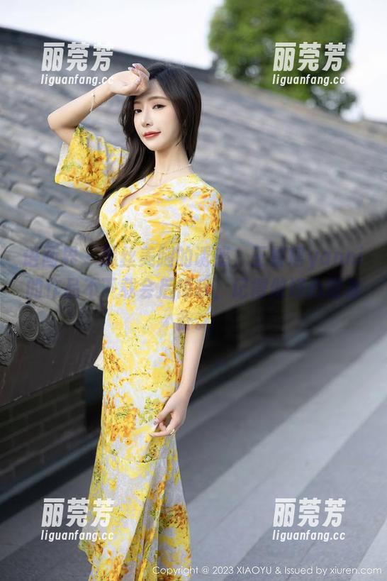 语画界 - 黑丝美腿的诱惑，王馨瑶yanni的作品不下载会后悔哦，记得做好心理准备。