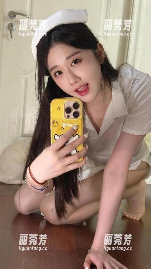 微密圈 - 轩子巨2兔的女仆装可是高清上阵！我真不敢相信她还能玩出这么多创意。