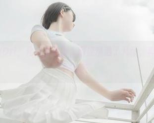 她是阿薰kaOri，化身兔女郎，顺便精选了几张，真的叫人“目不转睛”