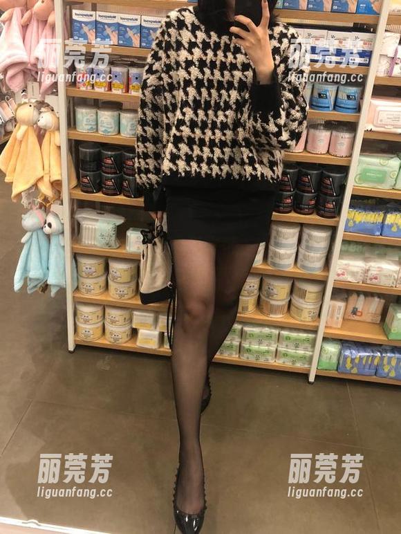 微密圈 - 雅雅的气质呀的运动：私拍图包，灵活到不行！