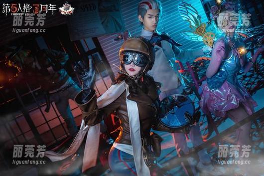 露儿大魔王 把露儿大魔王女仆的照片贴在心间,果然风格不同总有吸引力