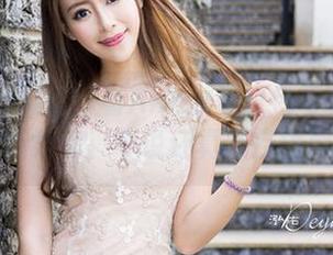 青豆客 – 准备好看Ann尤美白色写真了吗？免费给你，不说还真有点挑剔～