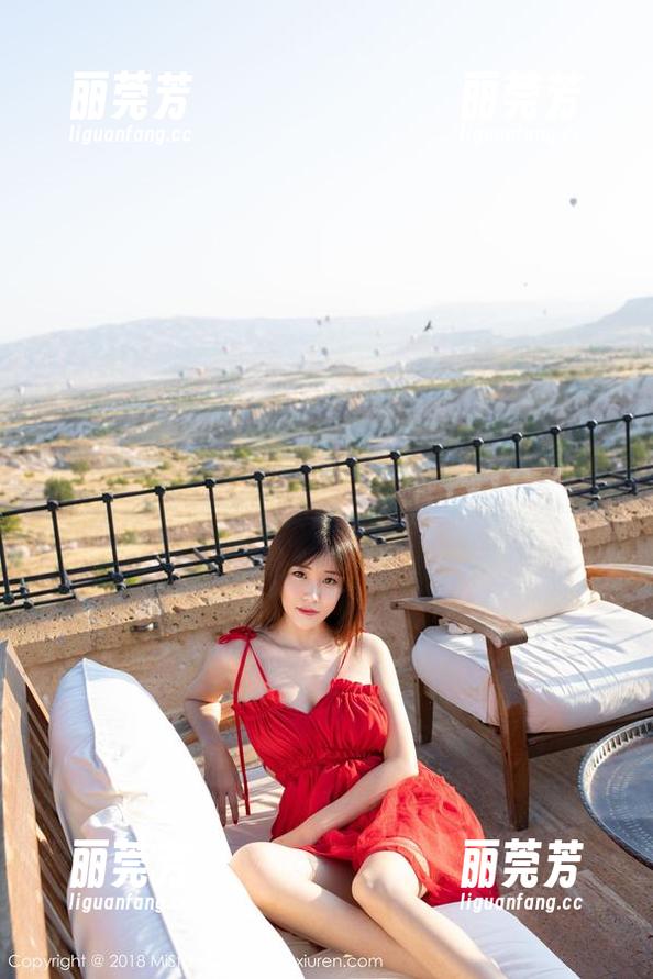 魅妍社 - 和服里的果儿Victoria：困在这漂亮里要不要换个壁纸来装装？