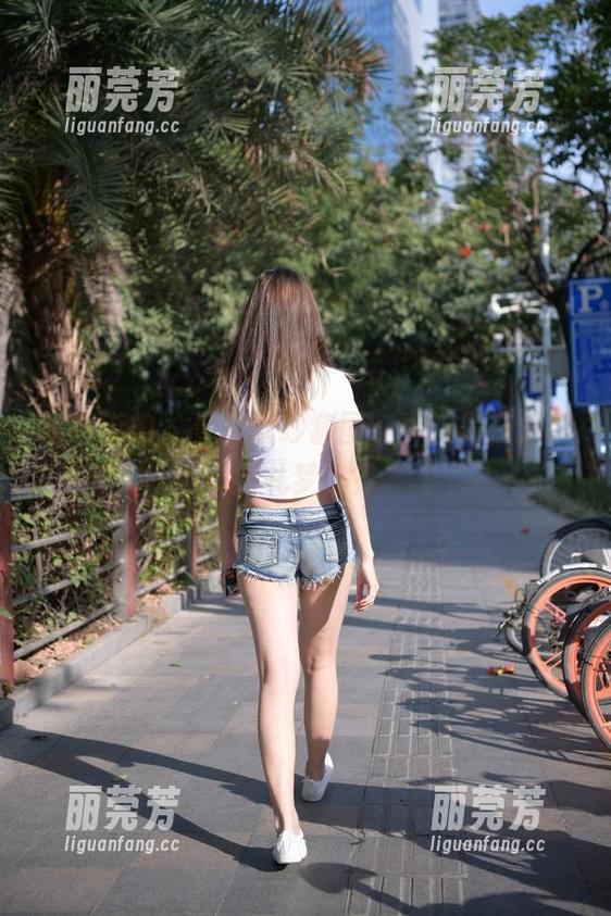 魔镜街拍-曼曼 魔镜街拍 - 曼曼婚纱套图,真的是在分享婚礼梦吗?